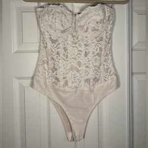 Bardot Elegant Lace Bustier Bodysuit